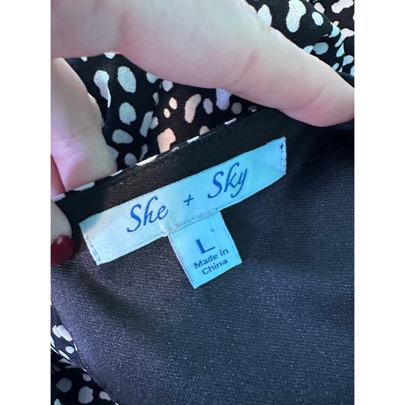 She Sky black white print cap sleeves front bow romper size Large - Picture 3 of 15